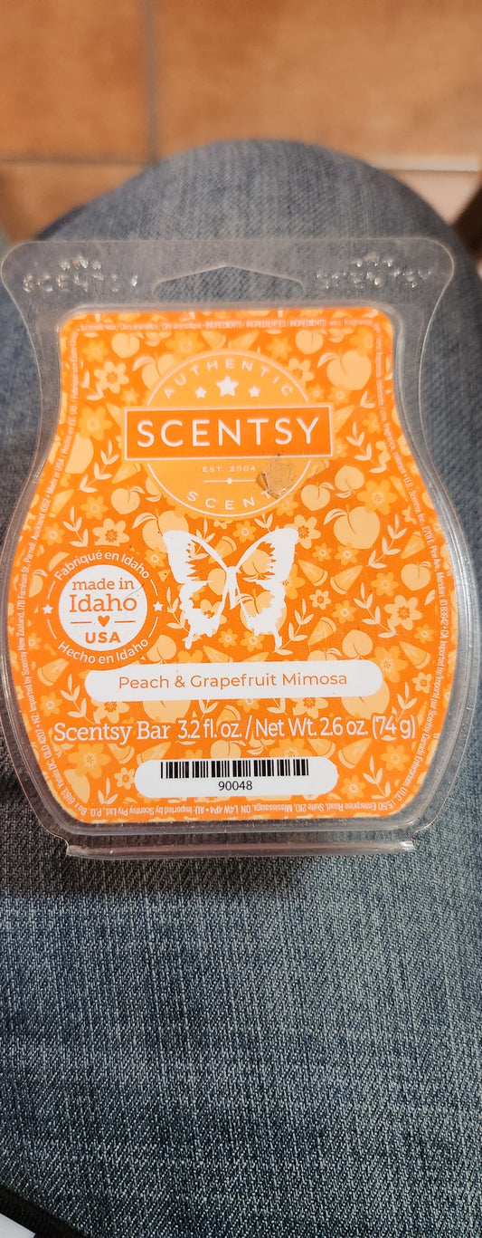 Peach and grapefruit mimosa.