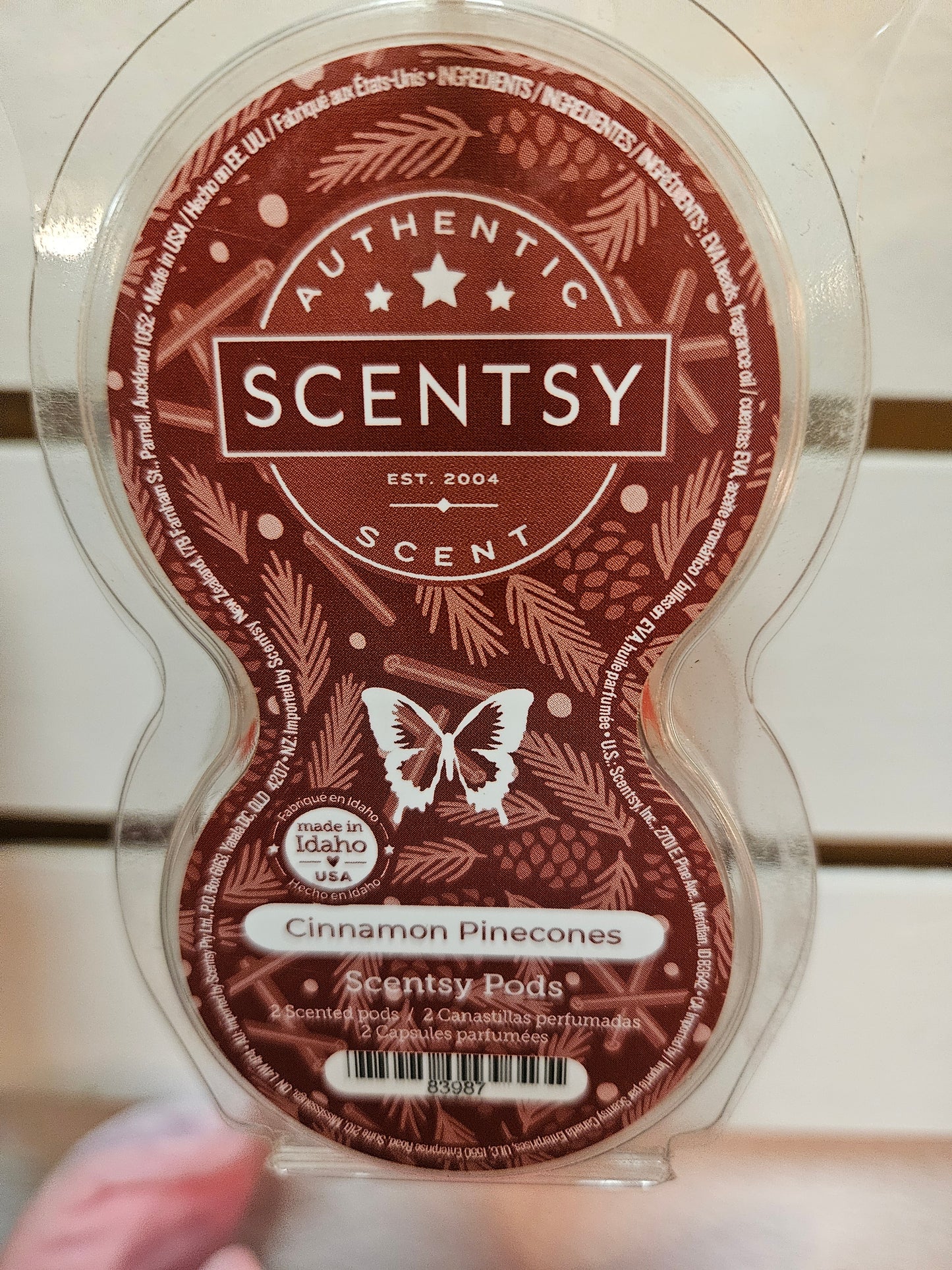 Cinnamon pinecones