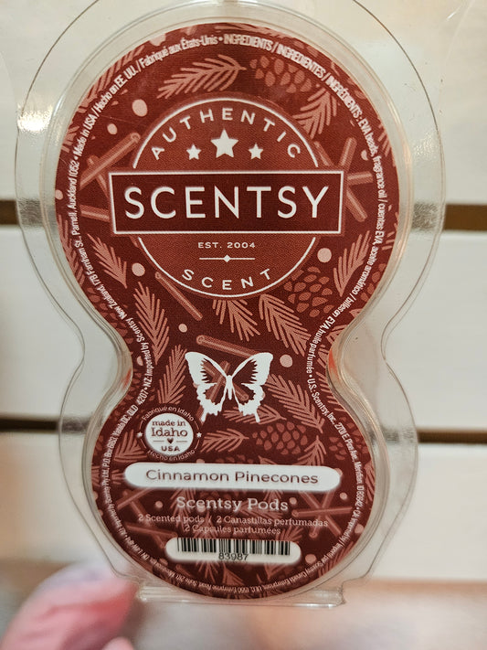 Cinnamon pinecones