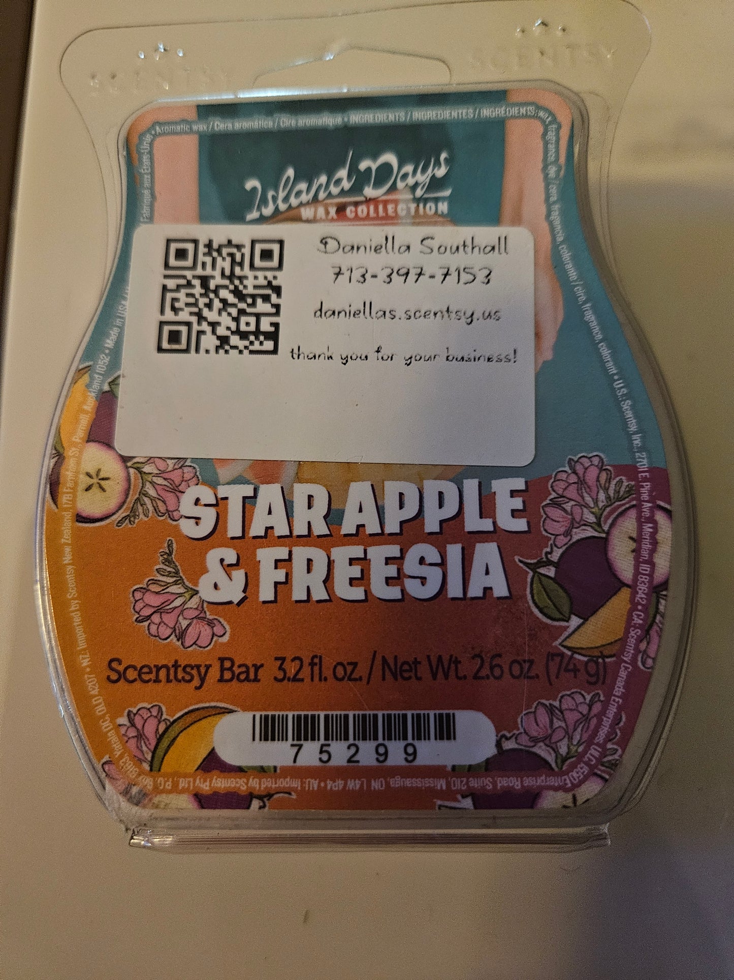 Star apple and freesia